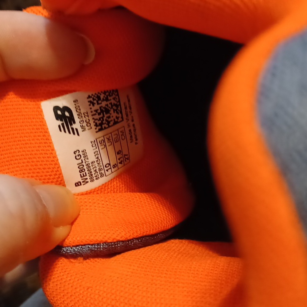 Size 10 ladys New Balance - Picture 3 of 4